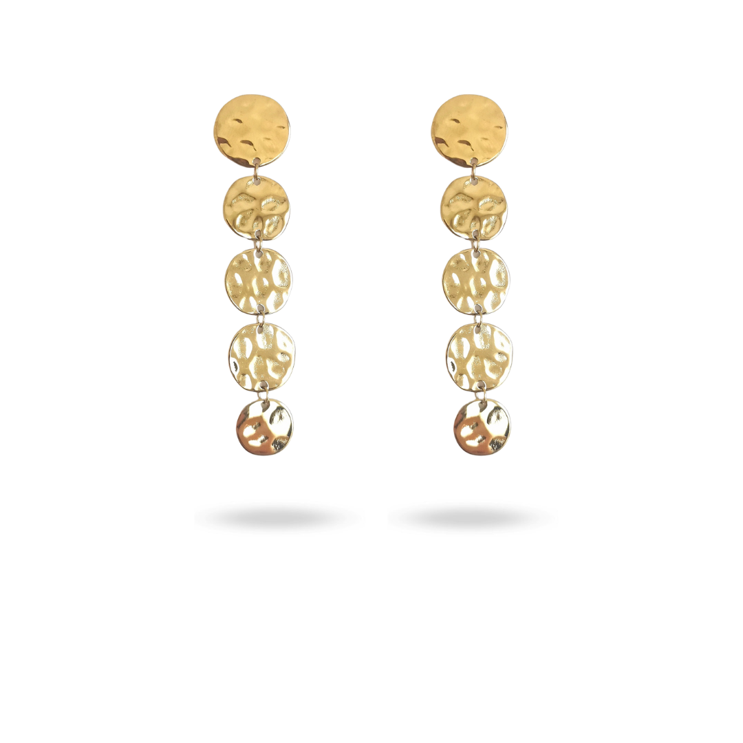 boucles d&#39;oreilles pendantes dorées avec cinq anneaux martelés en acier inoxydable