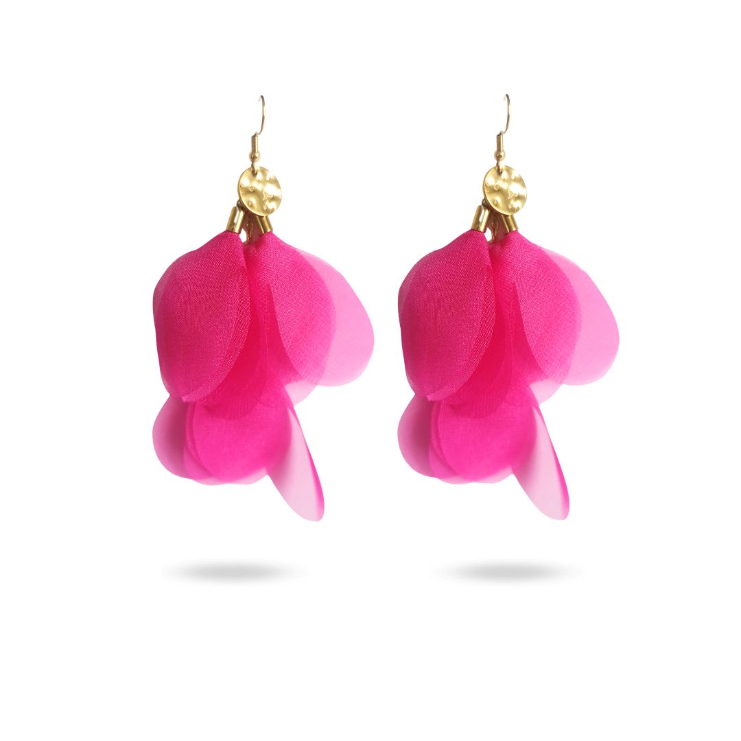 Boucles d'oreilles fantaisie pendantes pétales de tissu fuschia