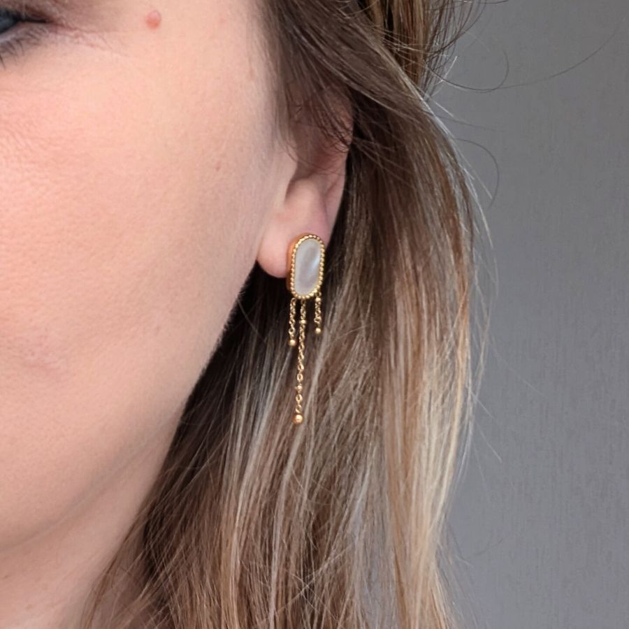 Boucles d'oreilles pendantes en nacre blanche en acier inoxydable doré
