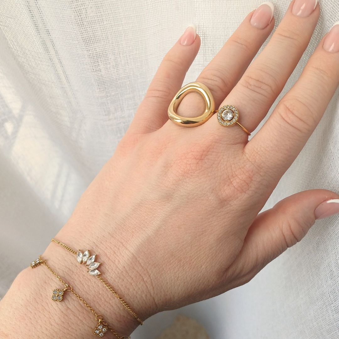 Bracelet fantaisie mini pampilles trèfles avec strass en acier inoxydable doré