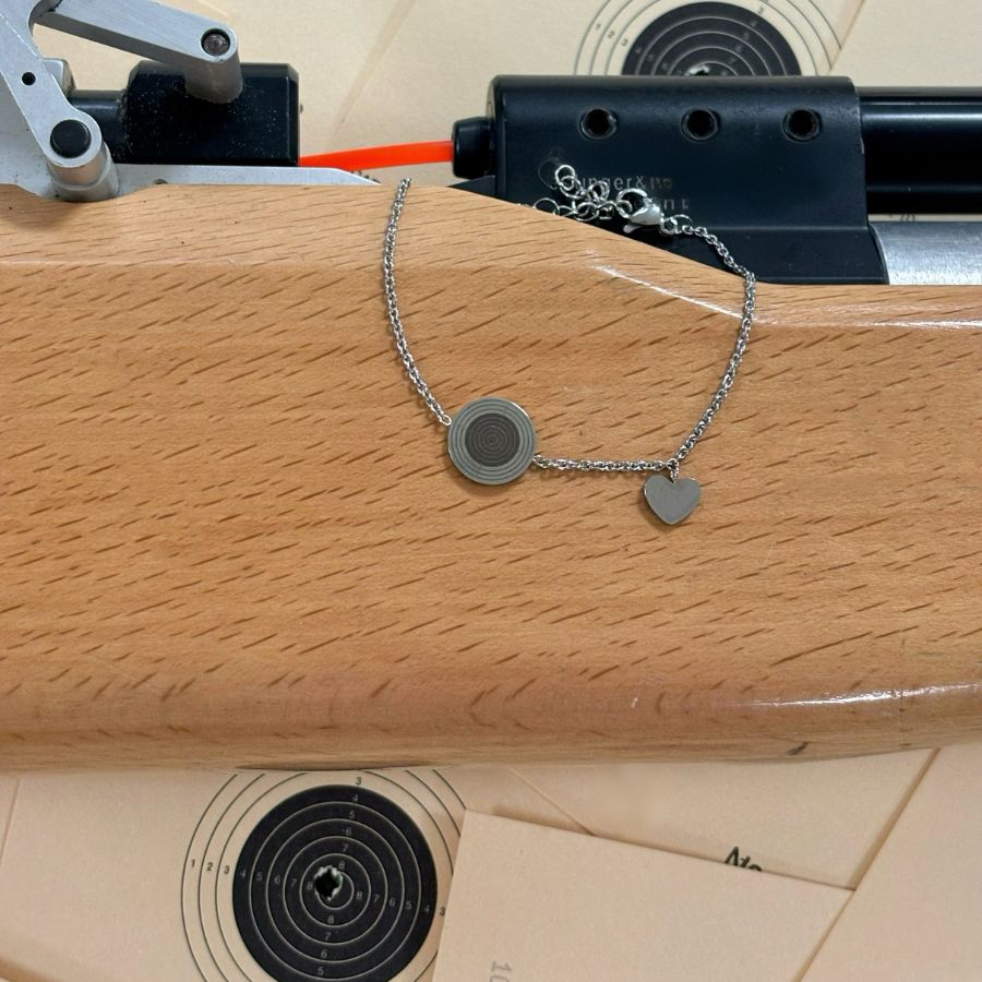 Bracelet cible carabine gravée au recto et au verso en acier inoxydable doré