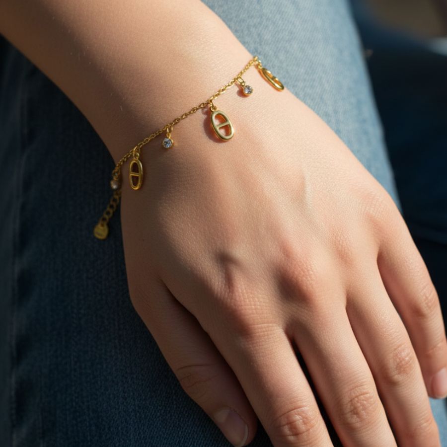 Bracelet chaîne avec breloques grain de café en acier inoxydable | Zoya