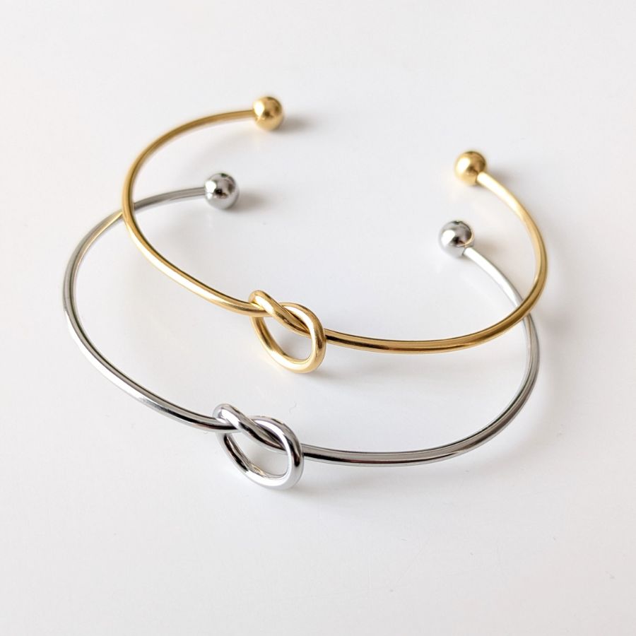 Bracelet jonc noeud avec médaille à graver en acier inoxydable doré - Irina