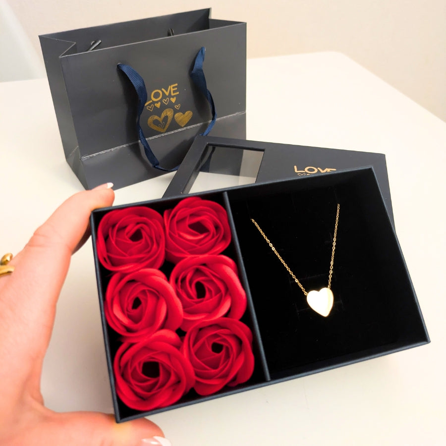Collar de corazón de acero inoxidable dorado personalizado