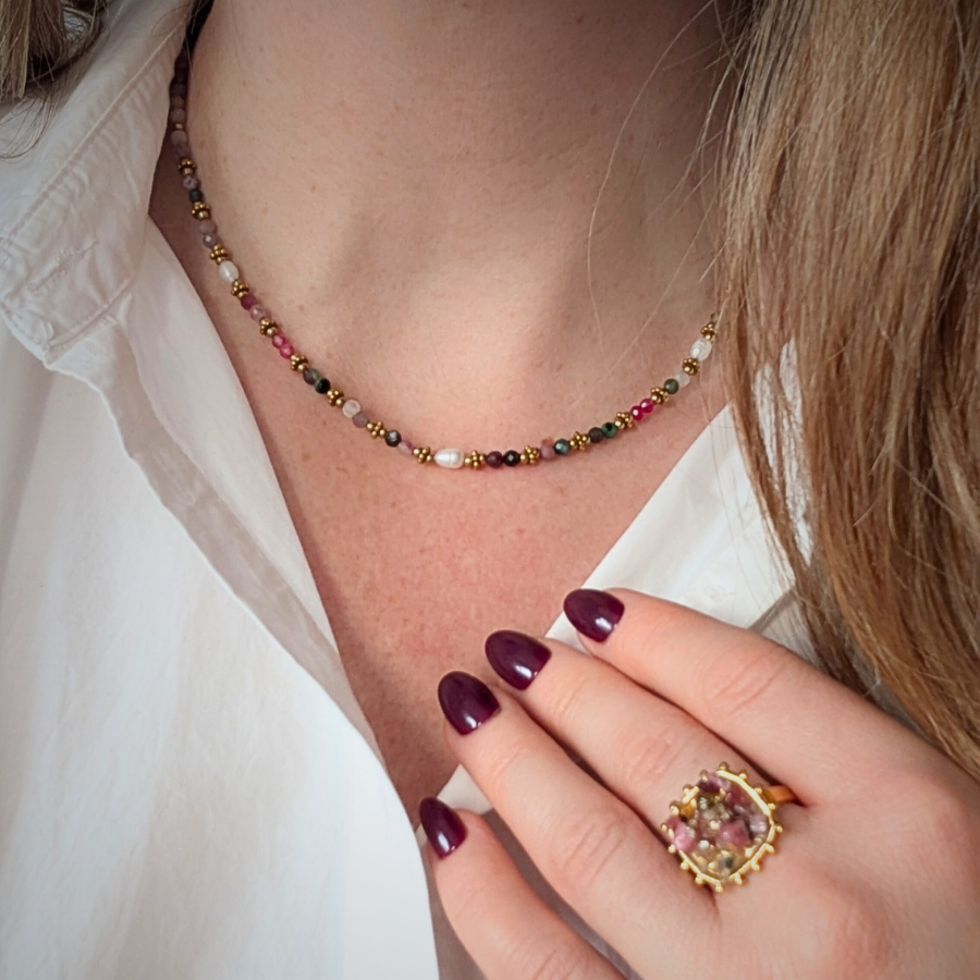 Collier fantaisie en pierres naturelles de tourmaline et perles d'eau douce