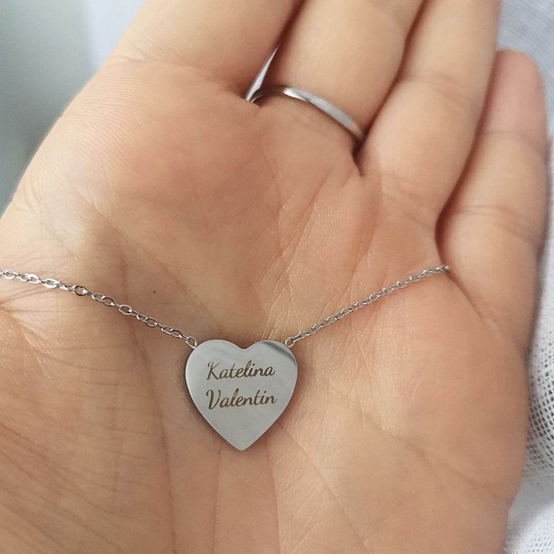 Collier prénom personnalisé en forme de coeur en acier inoxydable argenté