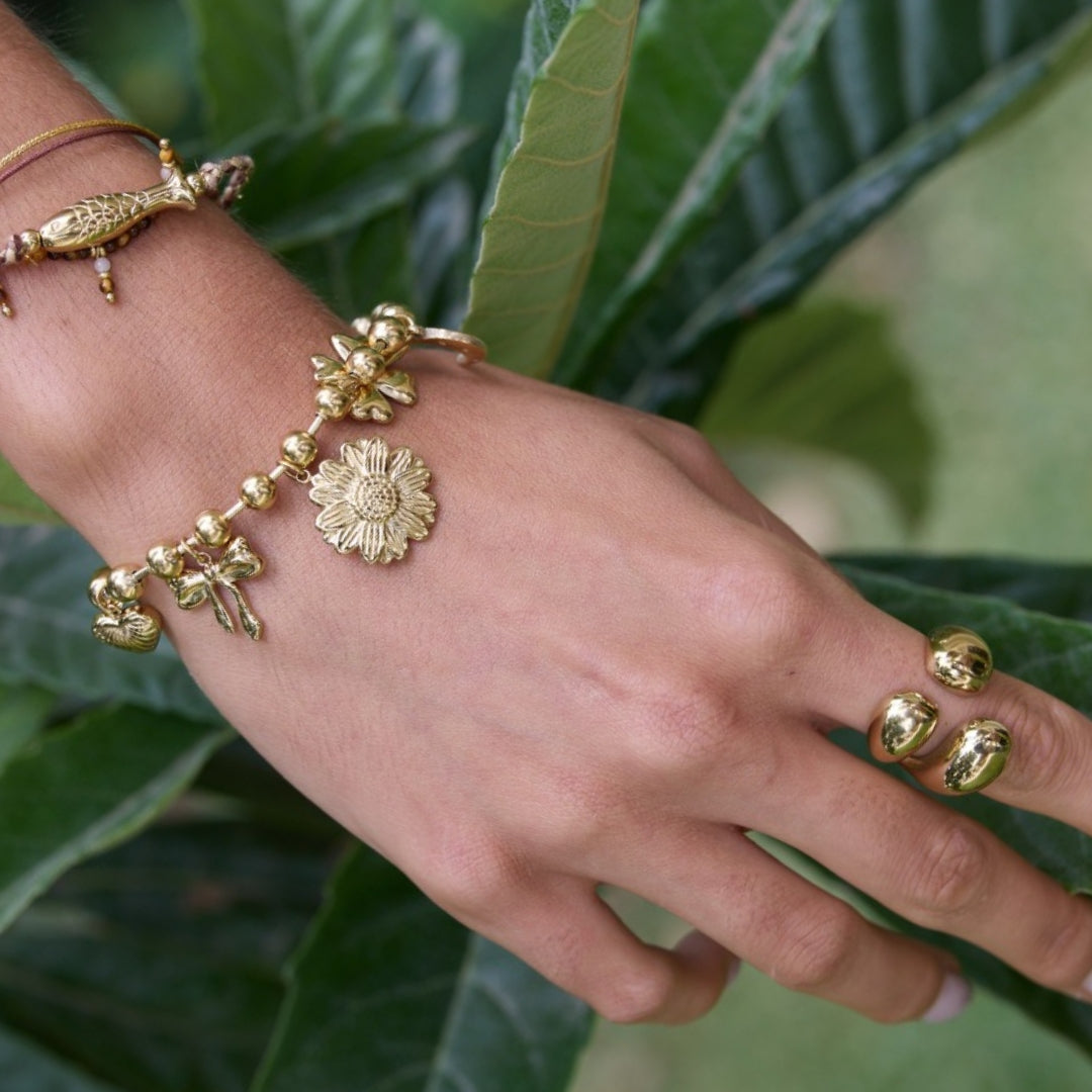 bracelet fantaisie breloques trèfle et coeur en acier inoxydable argenté