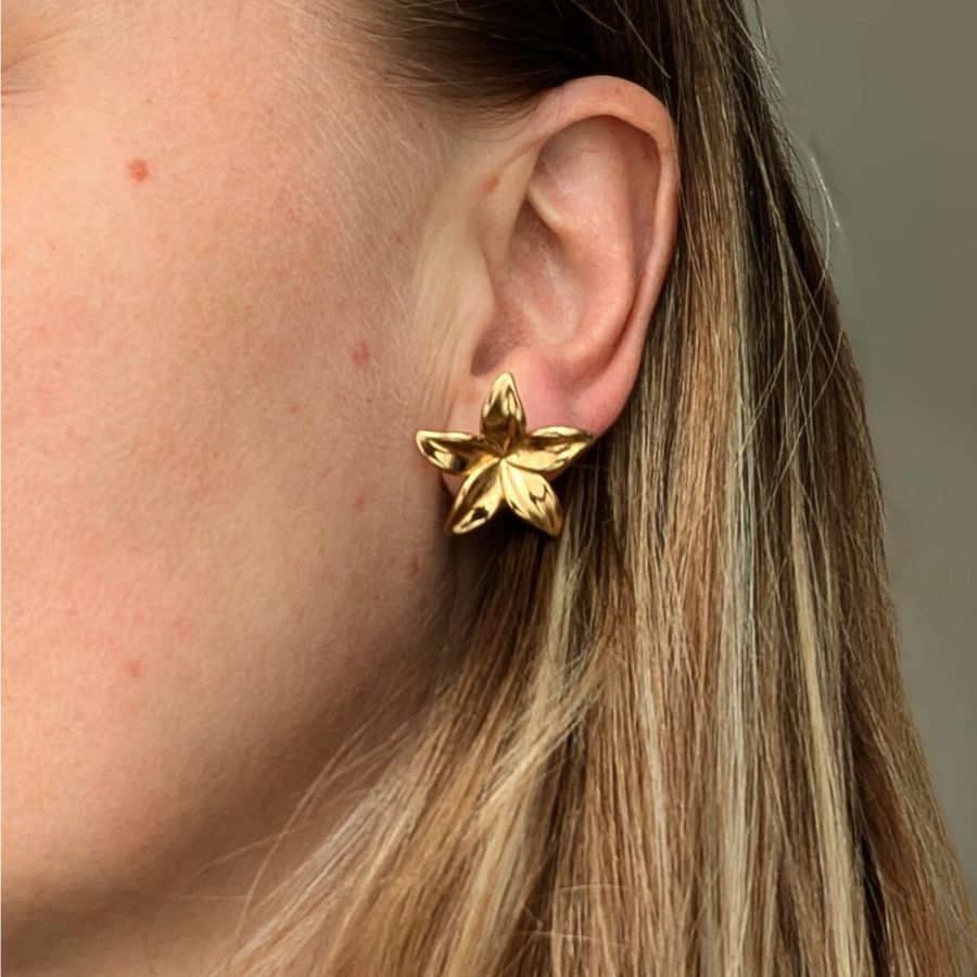 Pendientes de flor de cerezo en acero dorado - Daisy